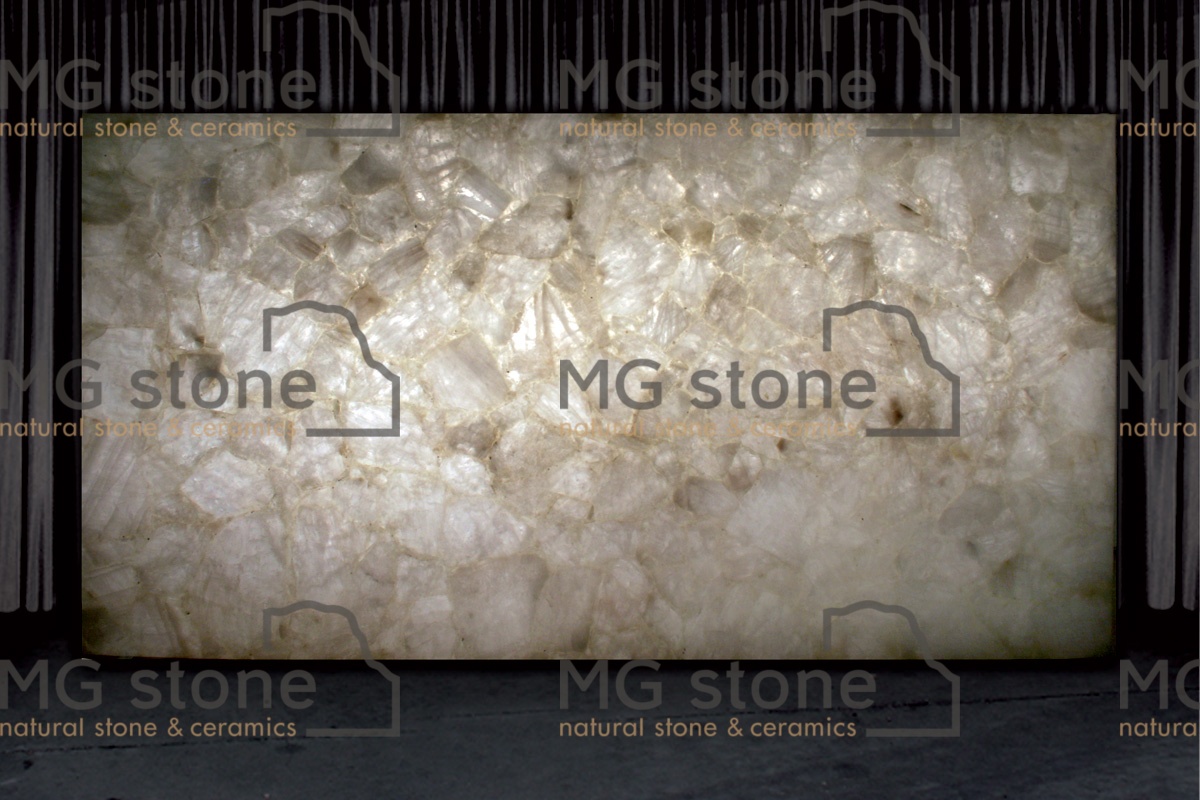 Полудрагоценные камни Bianco Quartz